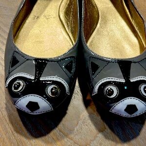 Kate Spade Raccoon Patent Flats. Size 7 Just Adorable - soles worn/scuffed.